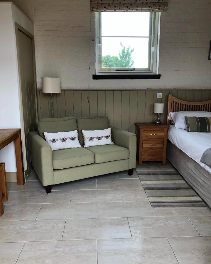 Twin Room Bath