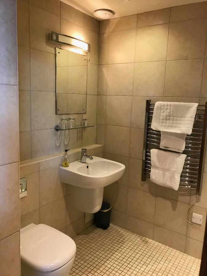 Twin Room Bath