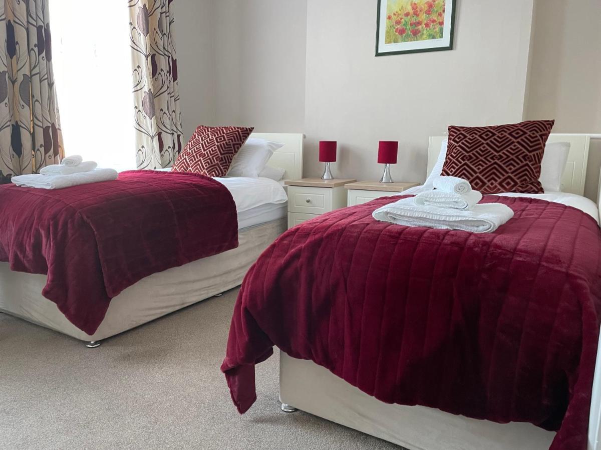 Twin Room,1329044942:JPEG