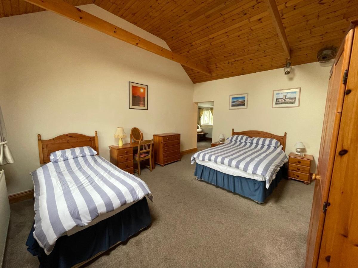 Double or Twin Room Bathroom