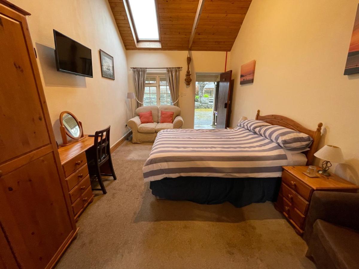 Double Room Private Bathroom