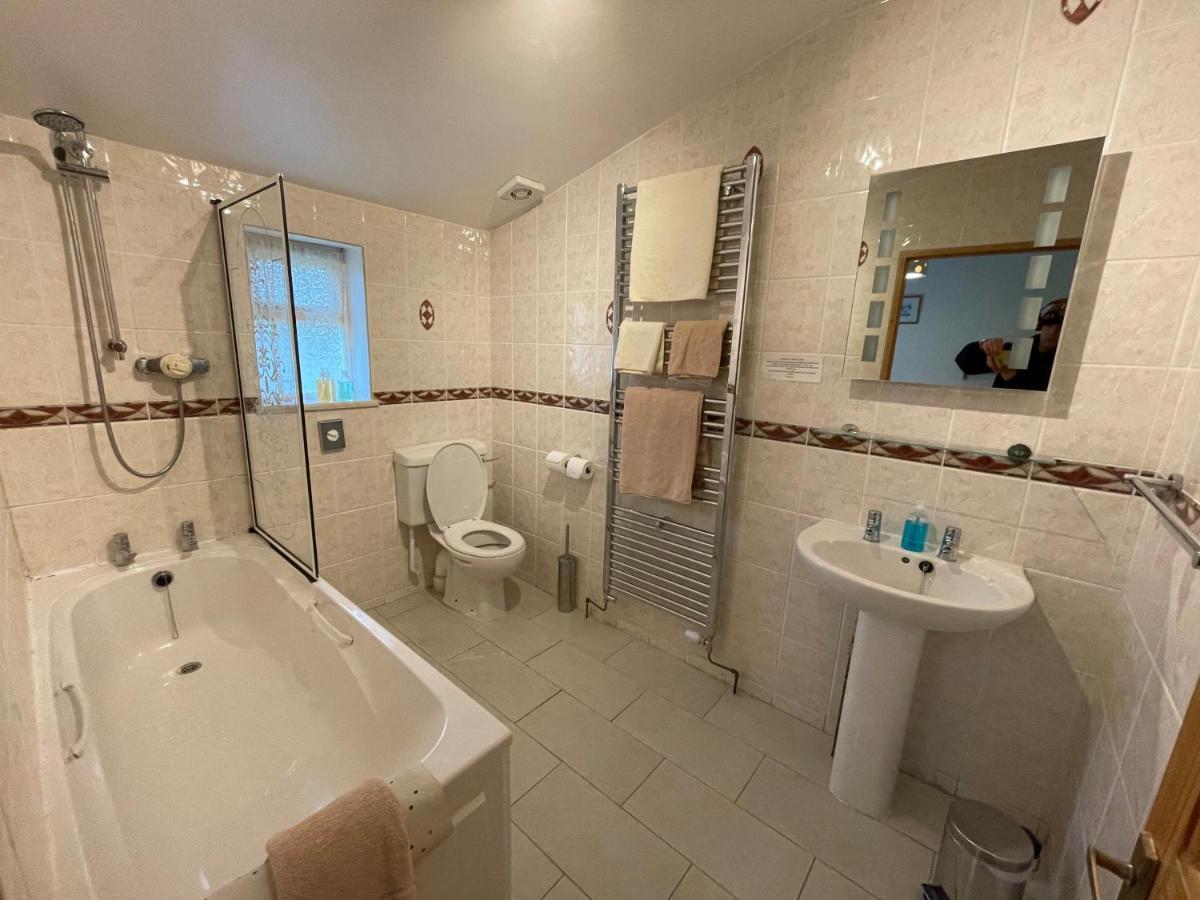 Double Room Private Bathroom