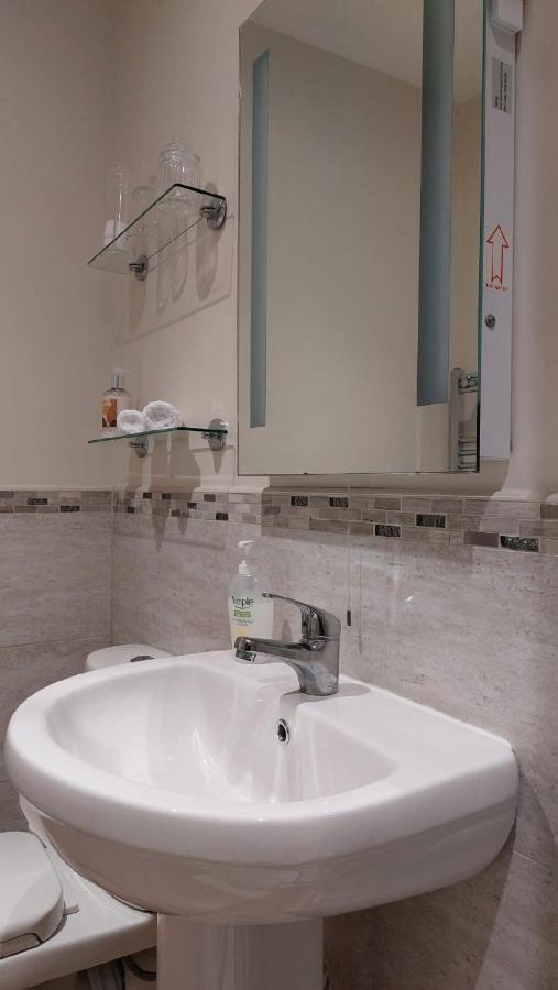 Double Room Private Bathroom