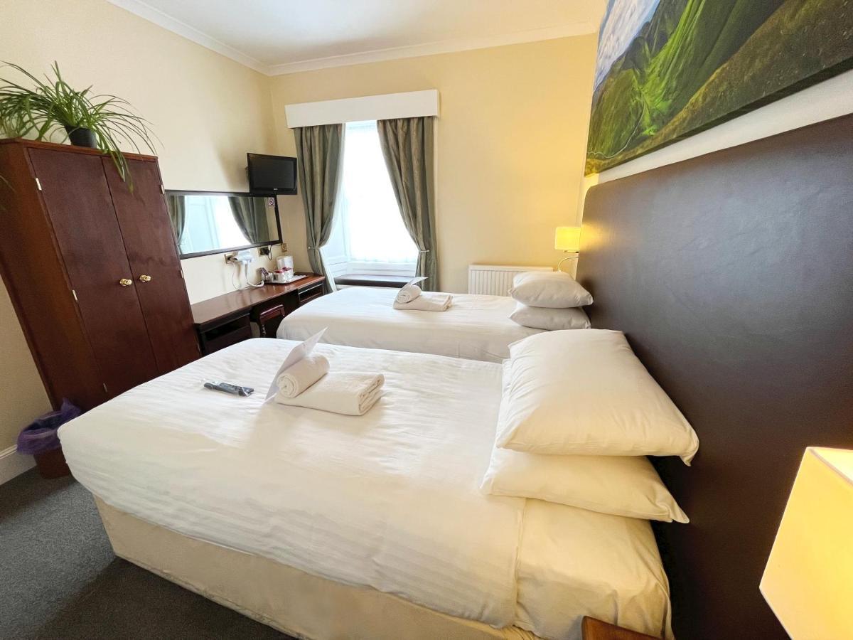 Twin Room,1371901841:JPEG