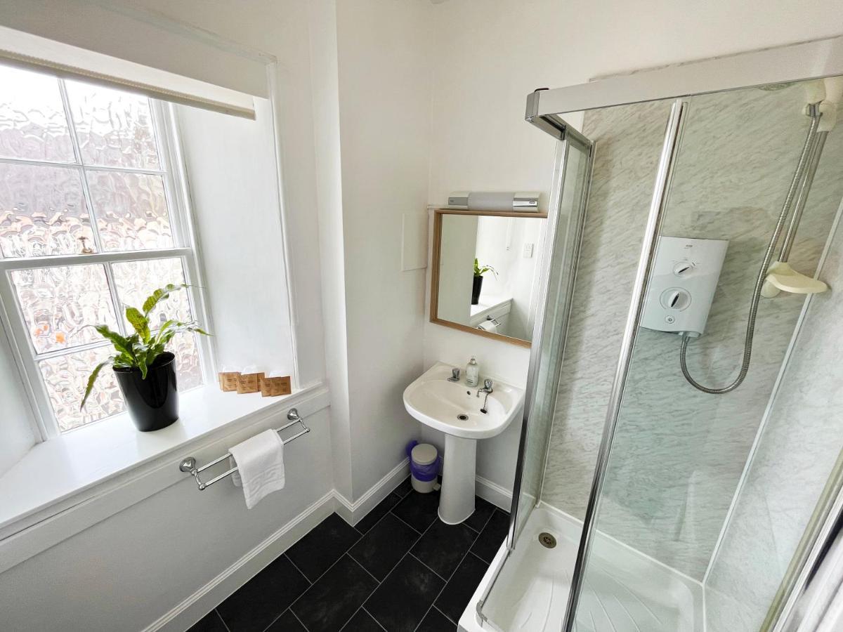 Triple Room with Shower,1371908774:JPEG