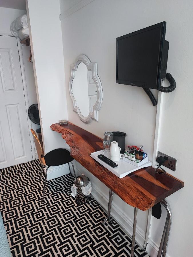 Triple Room Bathroom