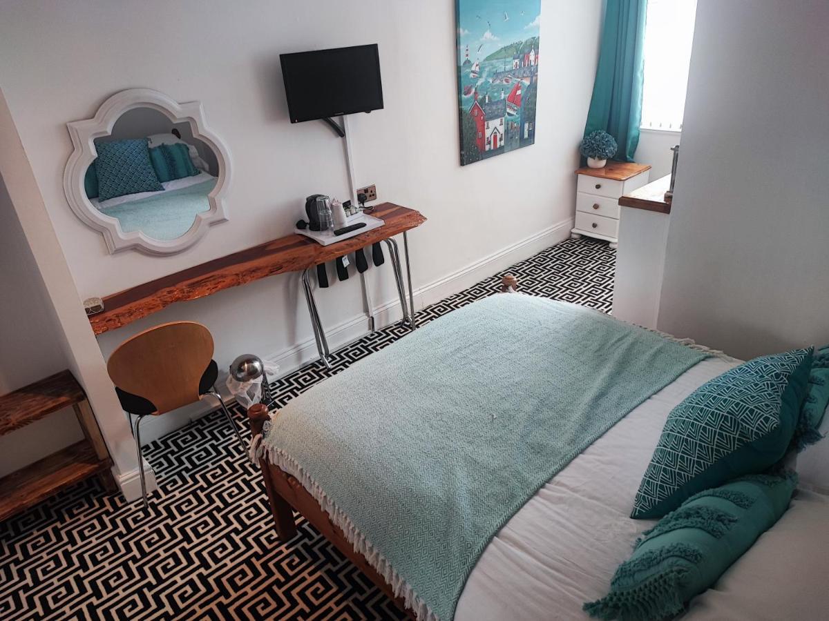 Double Room Private Bathroom