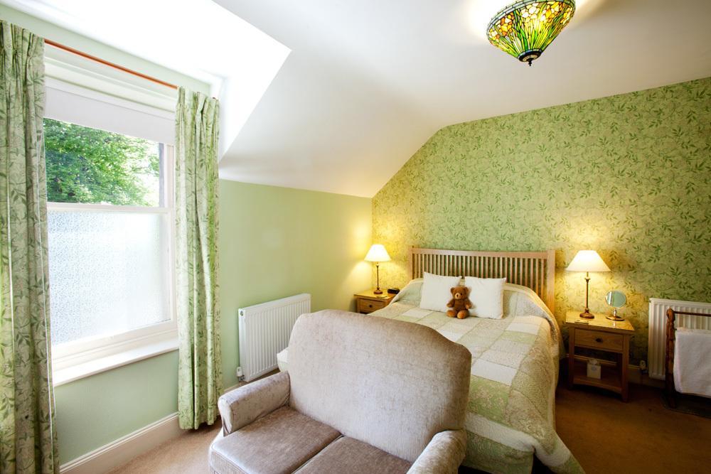 Deluxe King Room Seating Area
