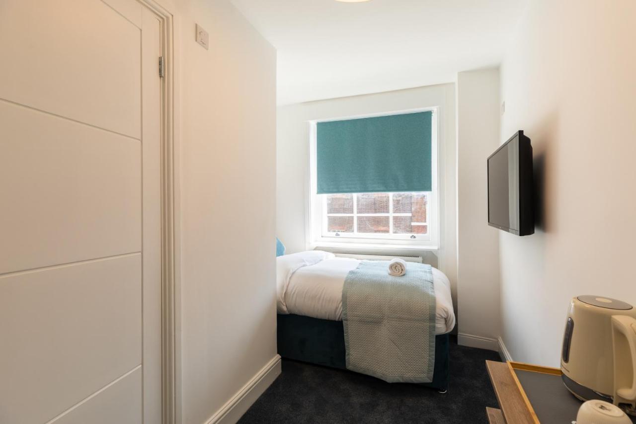 Single room Private External Bathroom