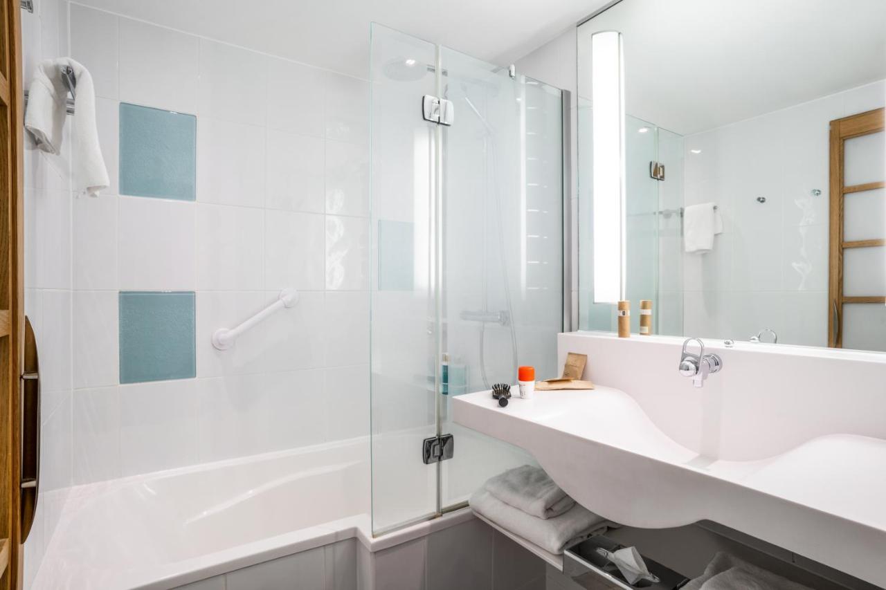 Executive Queen Room With Sofa Bed,1417289085:JPEG