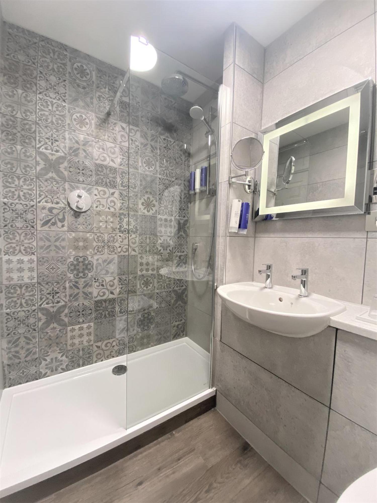 Premium Twin Room,1662976241:JPEG