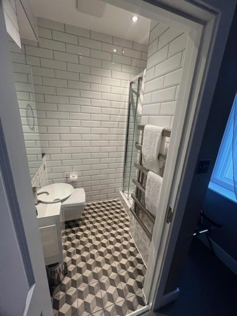 Townhouse Club Double Room,1499206543:JPEG