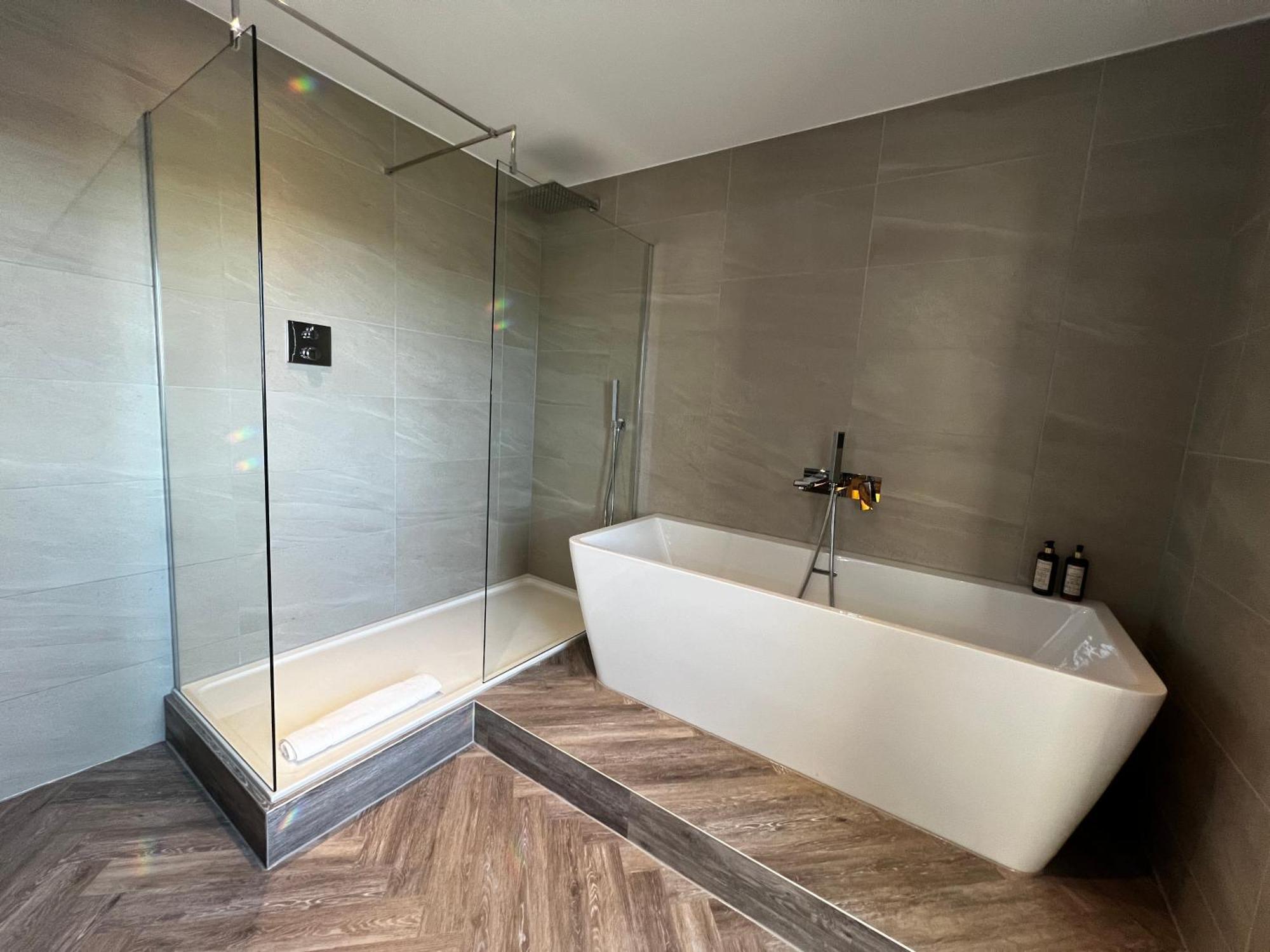 Signature Suite