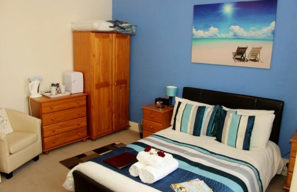 Deluxe Double Room Shower