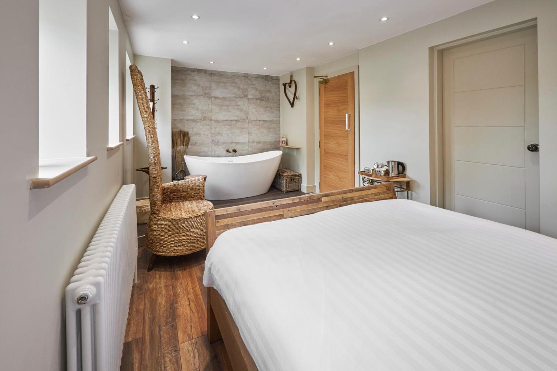 Deluxe King Suite