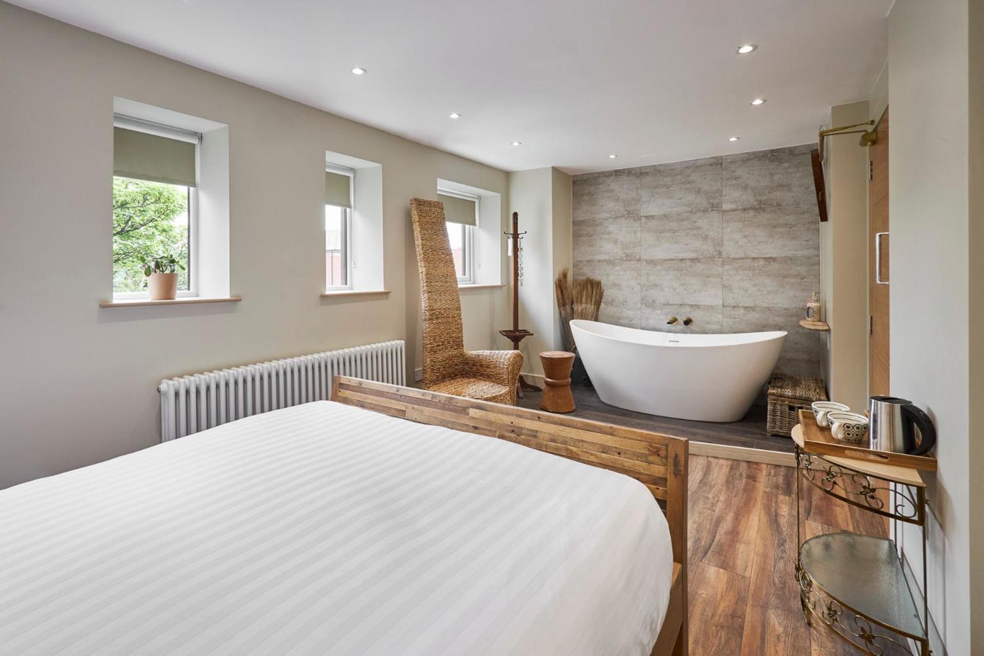 Deluxe King Suite