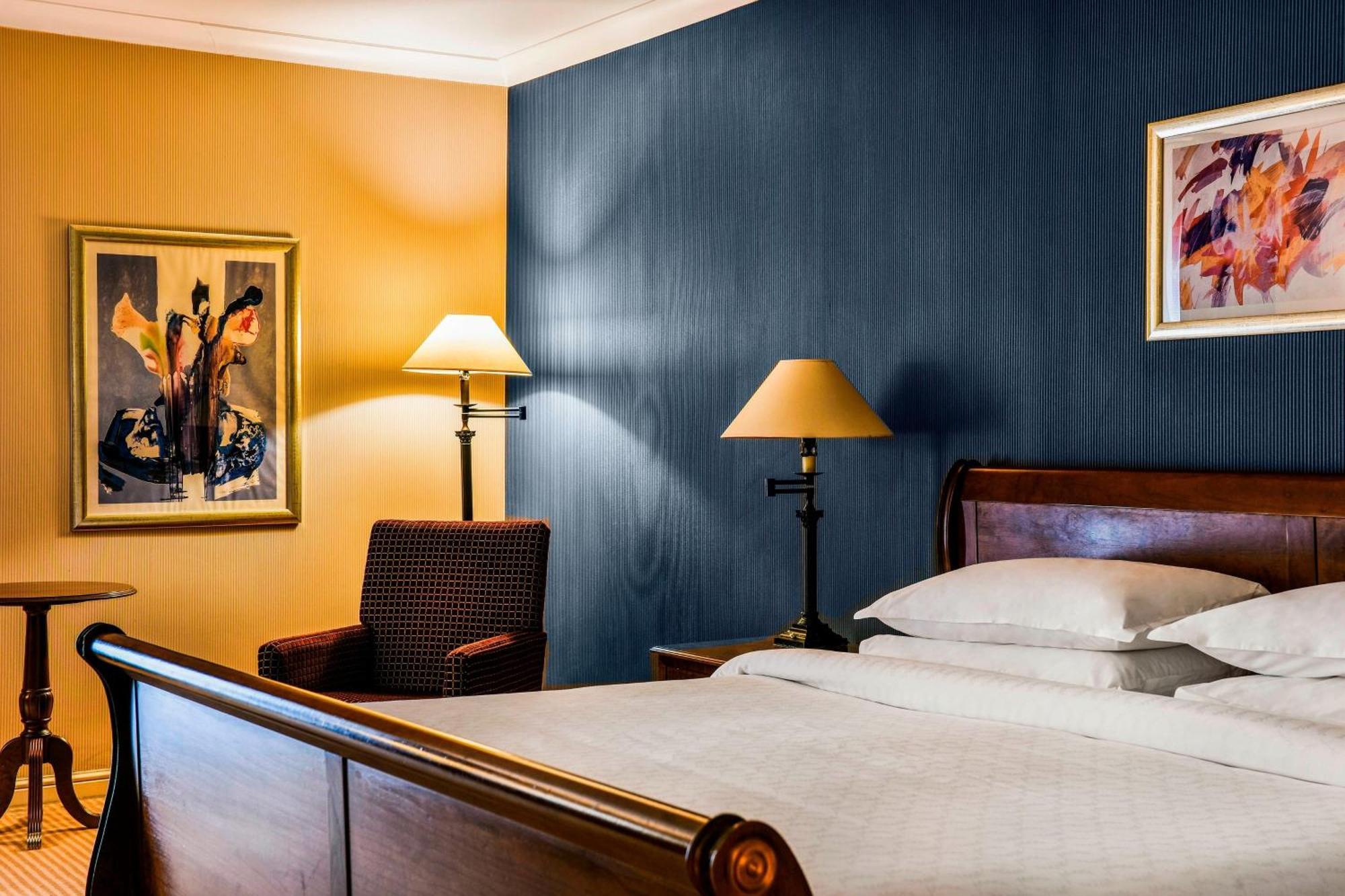 Classic Room Guest room 1 King,1405503704:JPEG