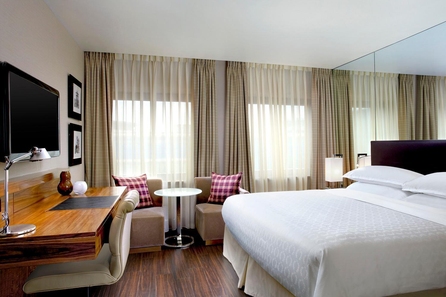 Club Room Club Lounge access 1 King,1516367899:JPEG