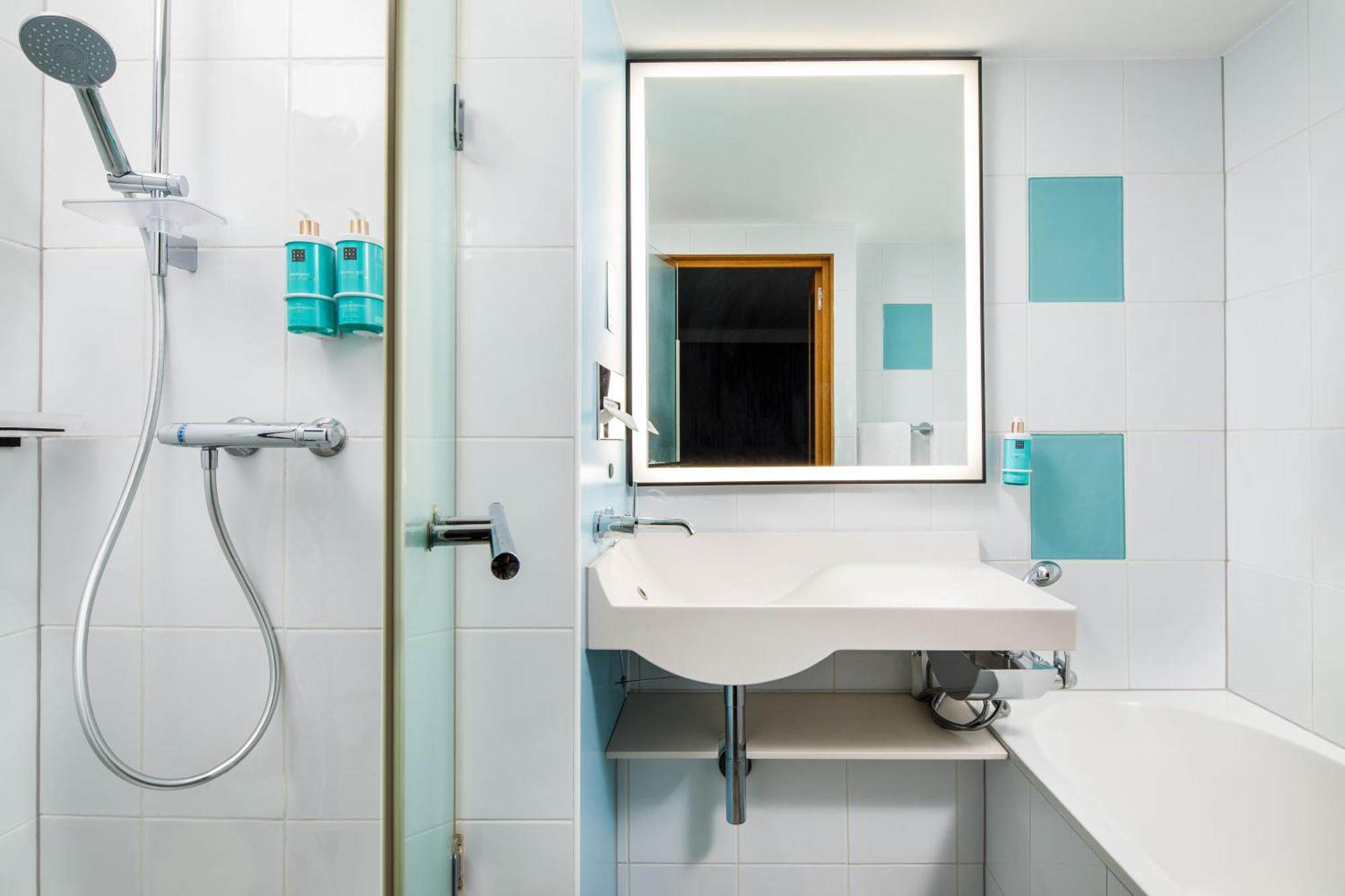 Superior Twin Room,1516362994:JPEG