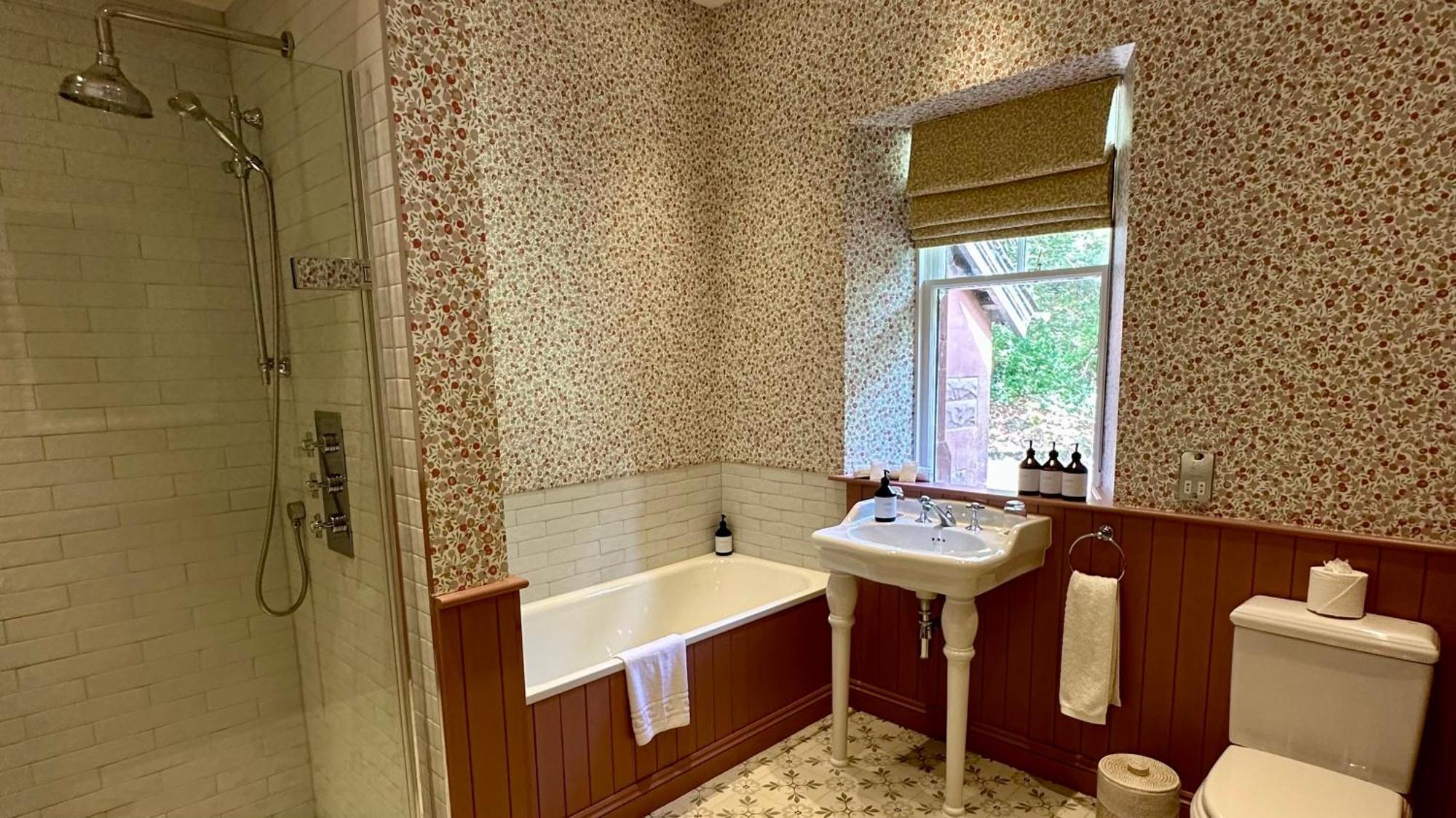 The Gate Lodge,1516427032:JPEG