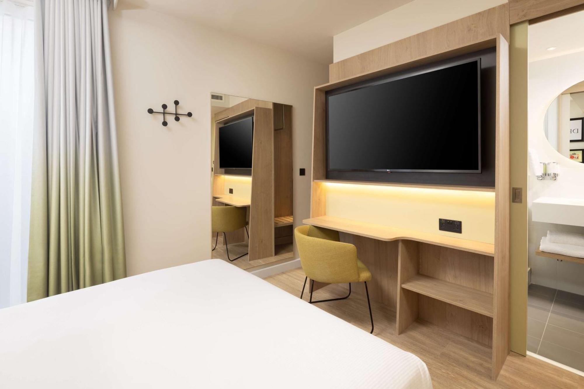 Queen Room