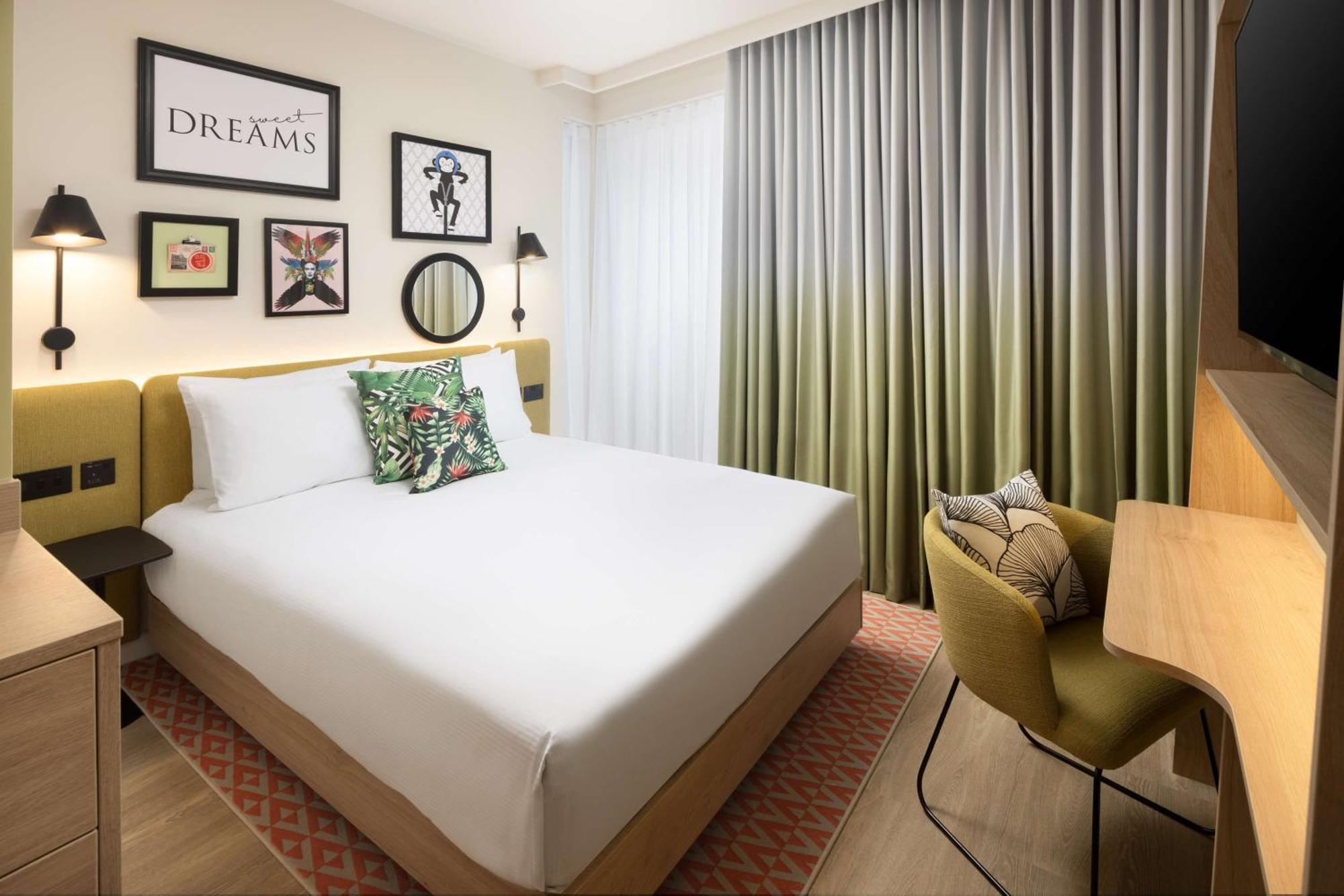 Queen Room