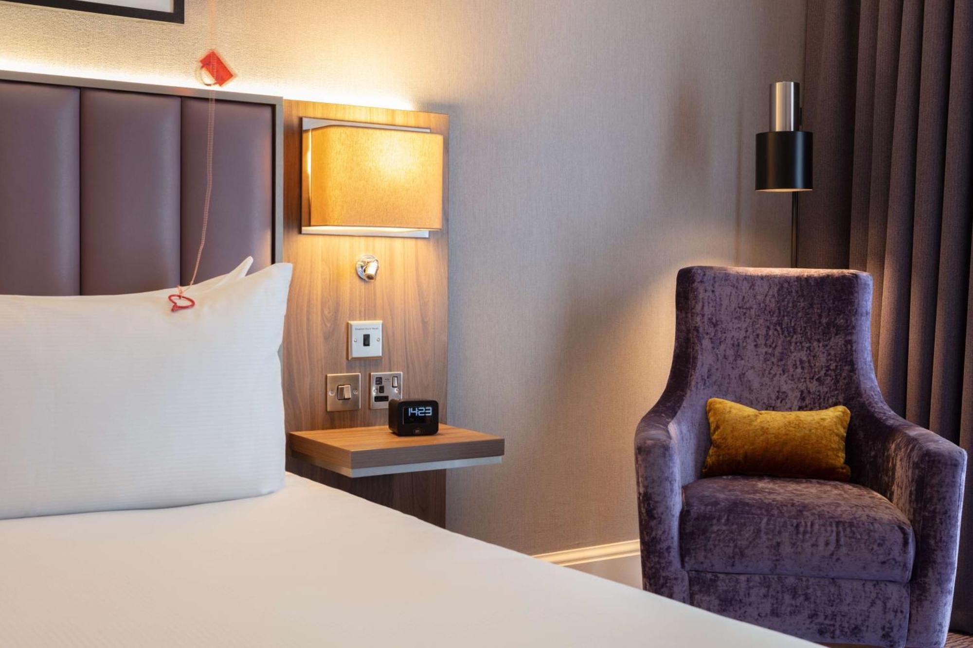 Queen Room Mobility Access