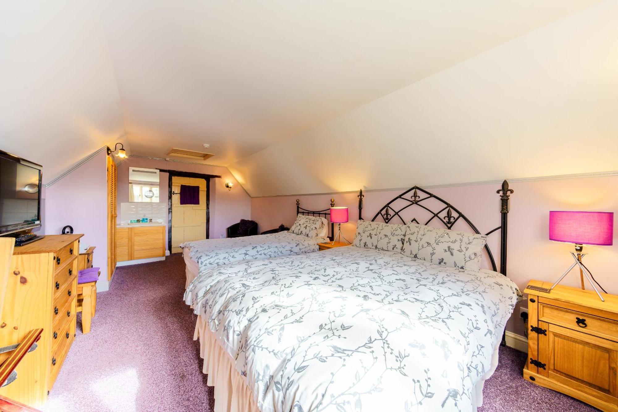 King Room,1535875234:JPEG