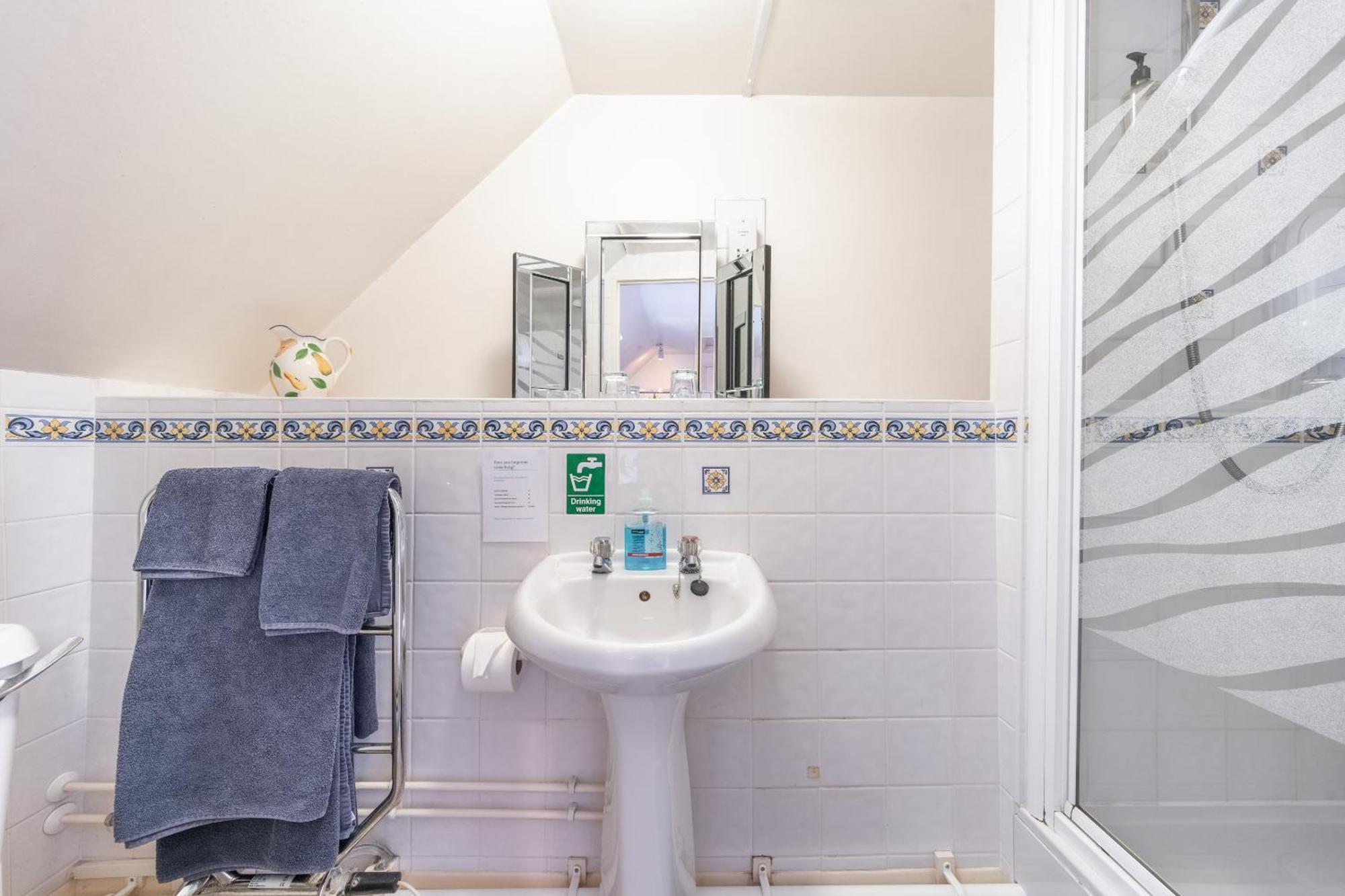 Double Room Private Bathroom