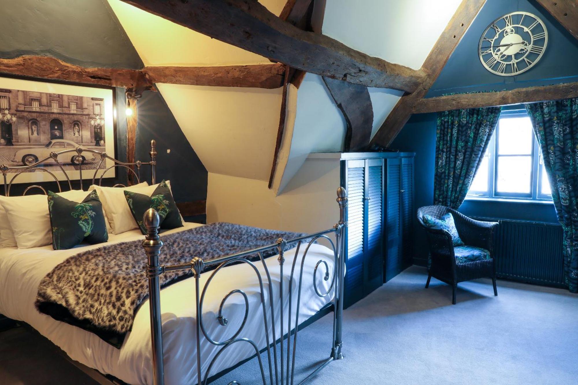 Standard Double Room Bath Ensuite