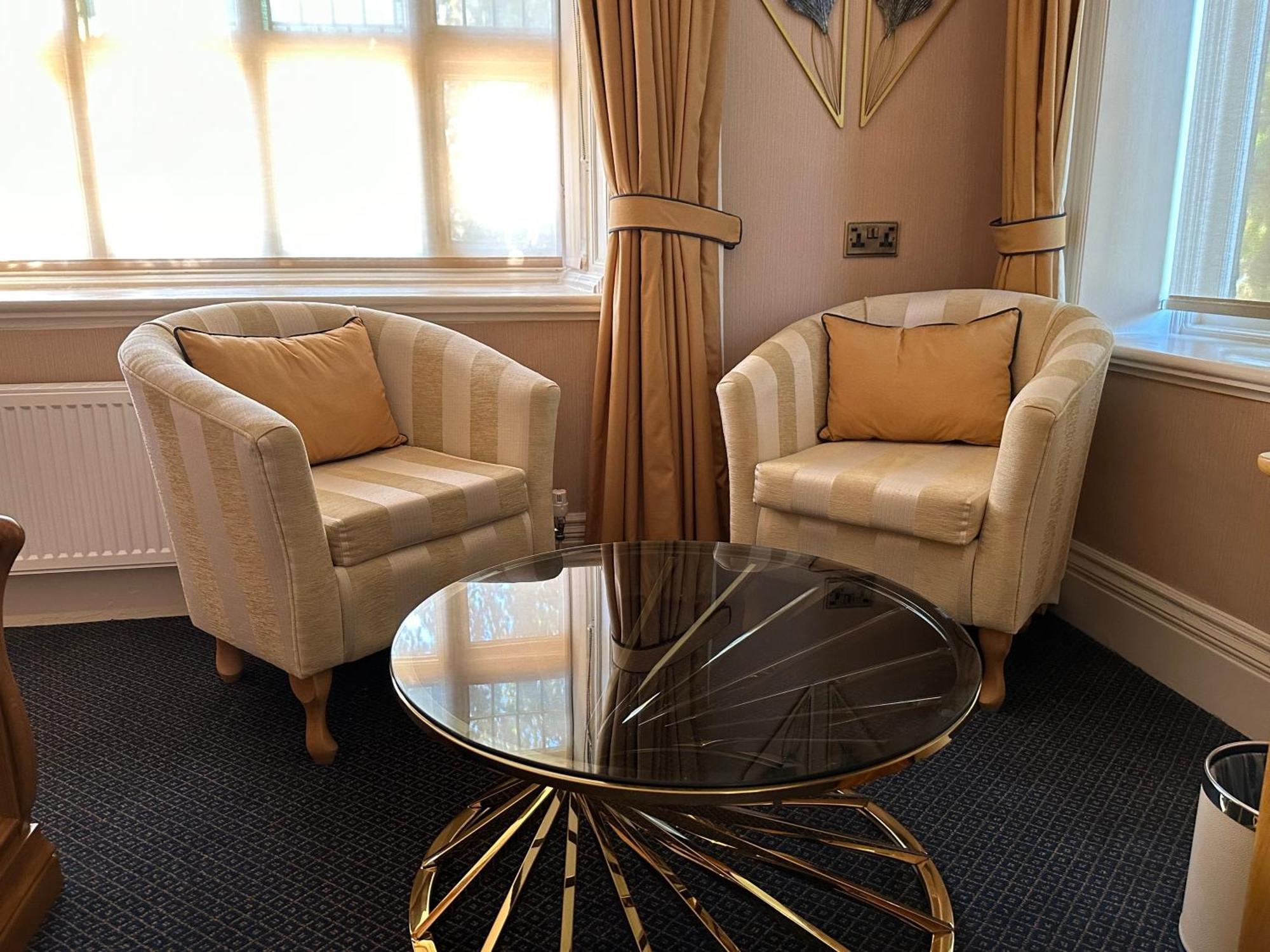 Deluxe Double Room Bath,1541970535:JPEG
