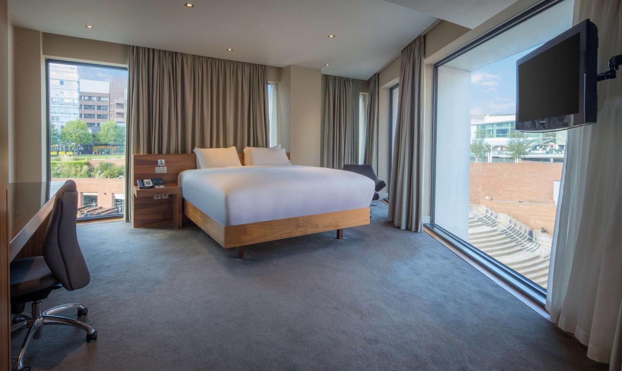 Corner King Suite,1548848029:JPEG