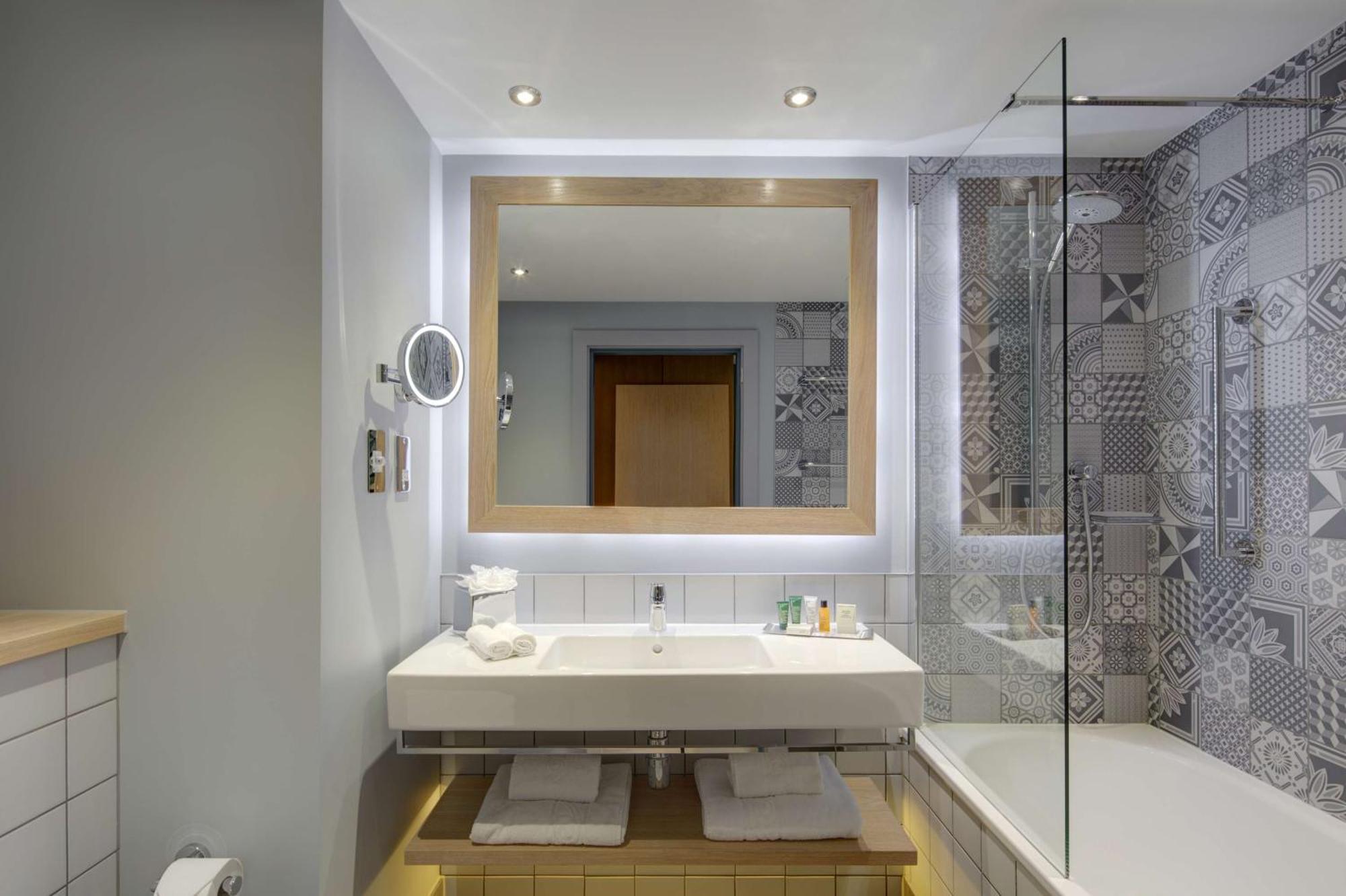 King Guest Room with Balcony,1548879772:JPEG