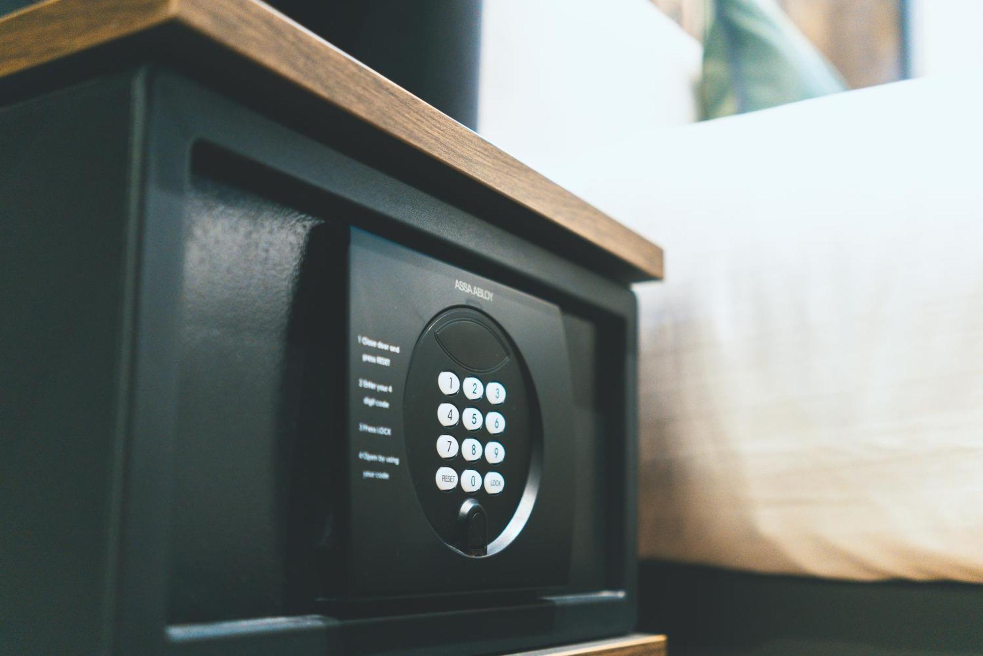 Cosy Twin Room with Window,1550566849:JPEG