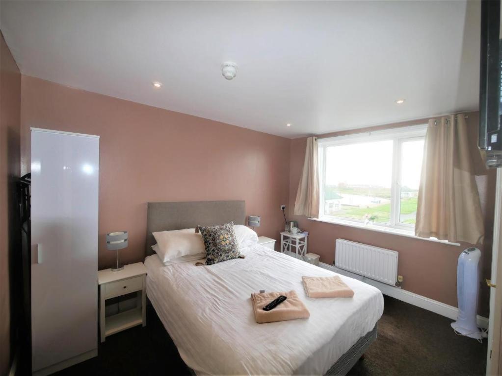Double Room with En-Suite,1588052677:JPEG