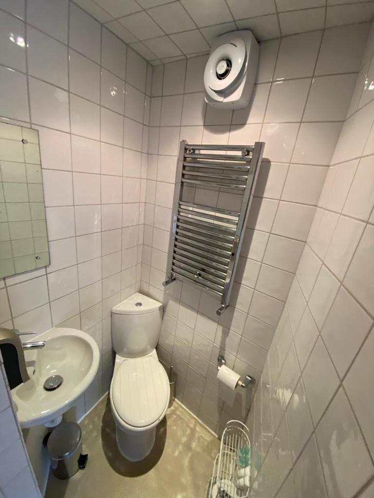 Twin Room with Private Bathroom