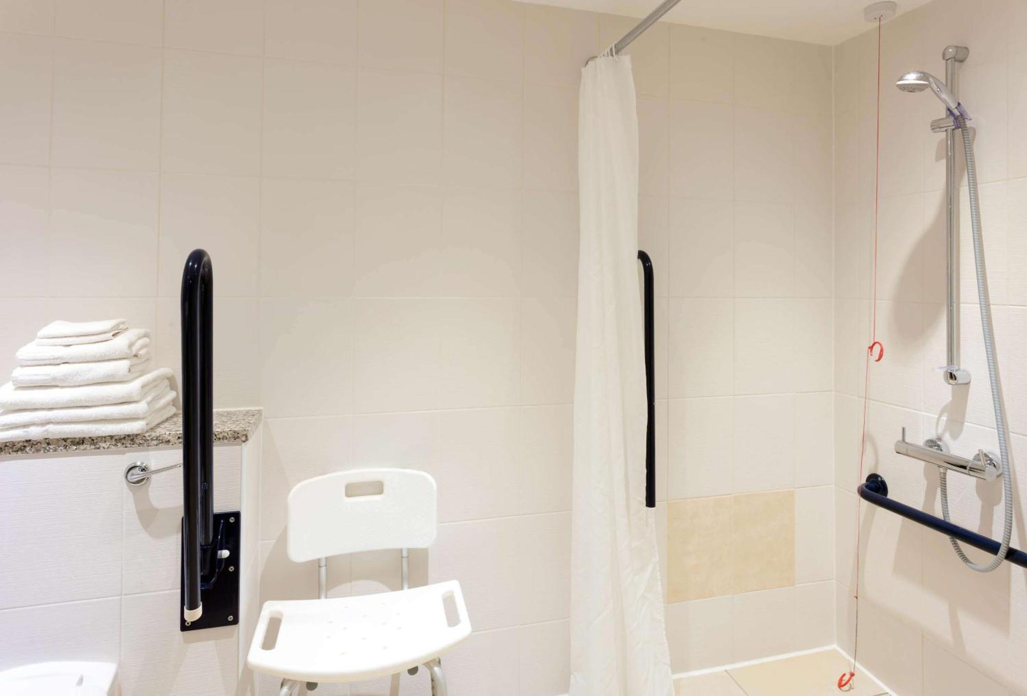 Double Accessible Room,1552495819:JPEG