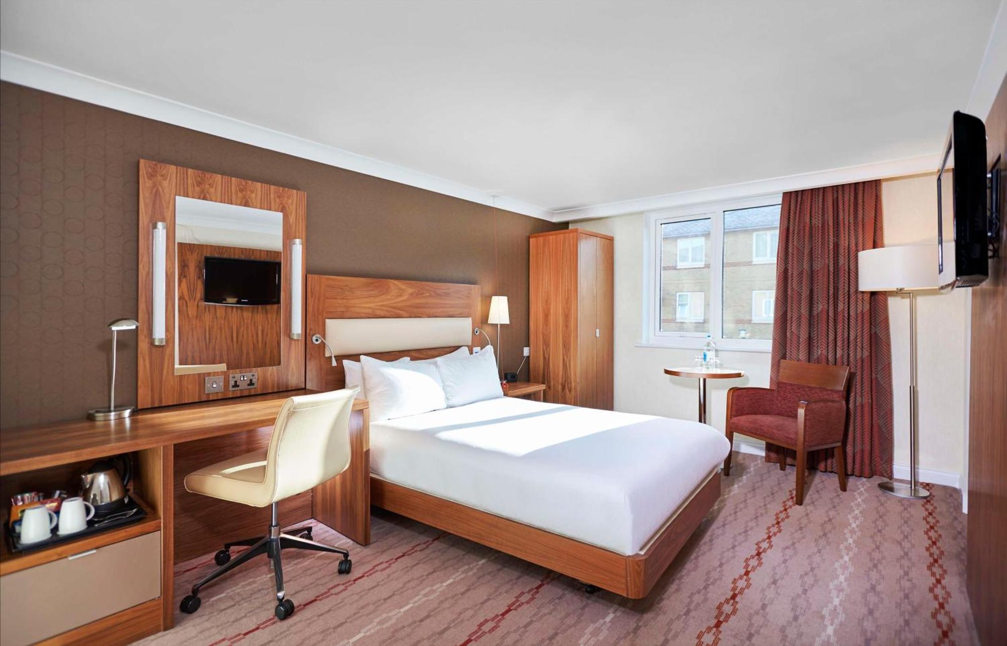 King Guest Room,1552607719:JPEG