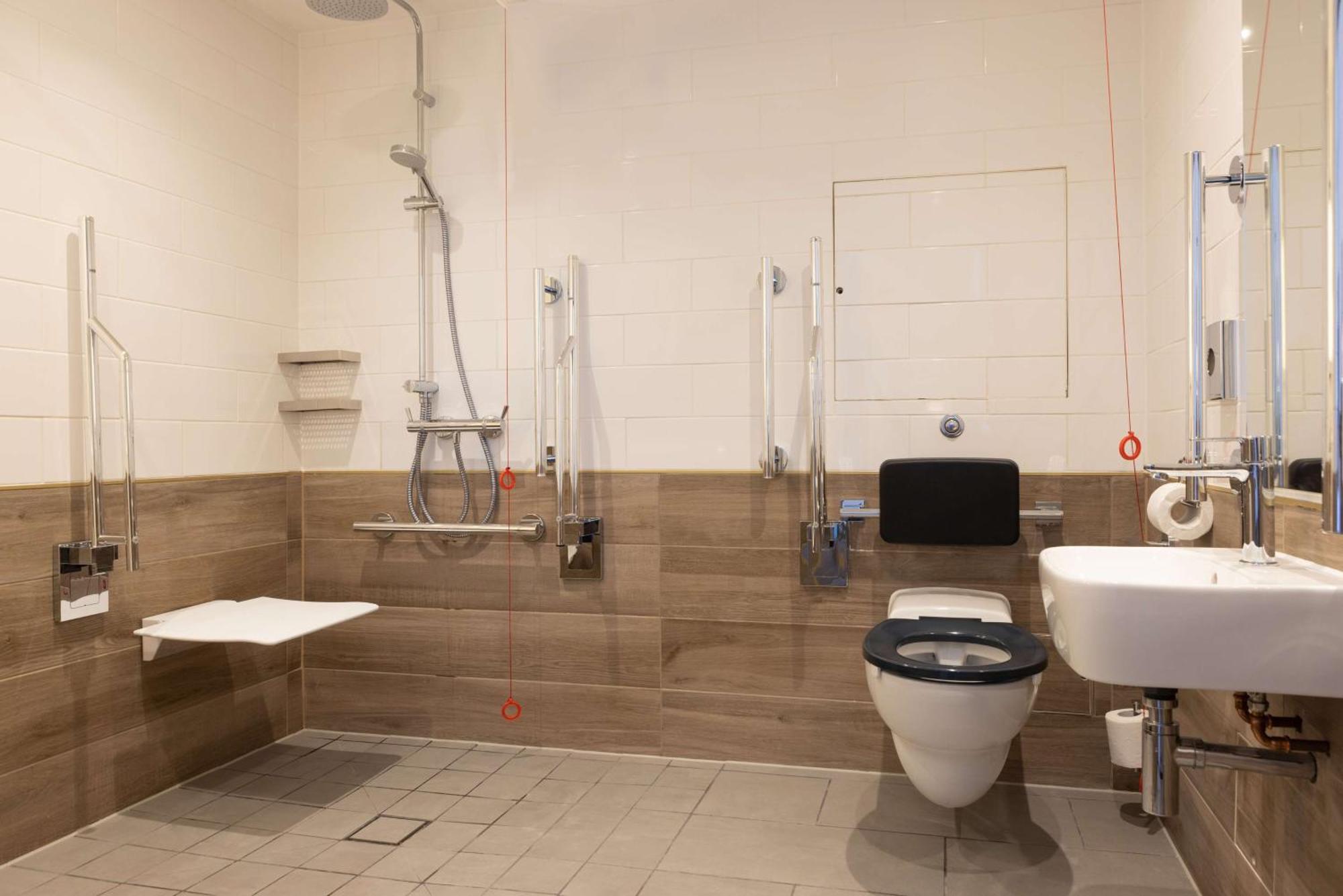King Room Mobility Access