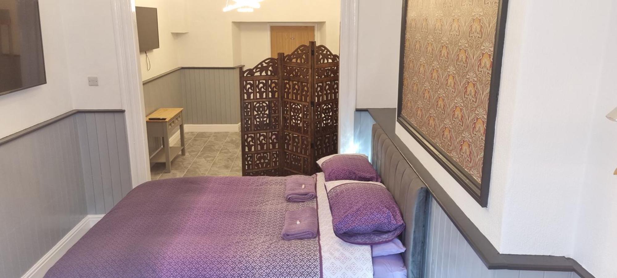 Deluxe Queen Suite