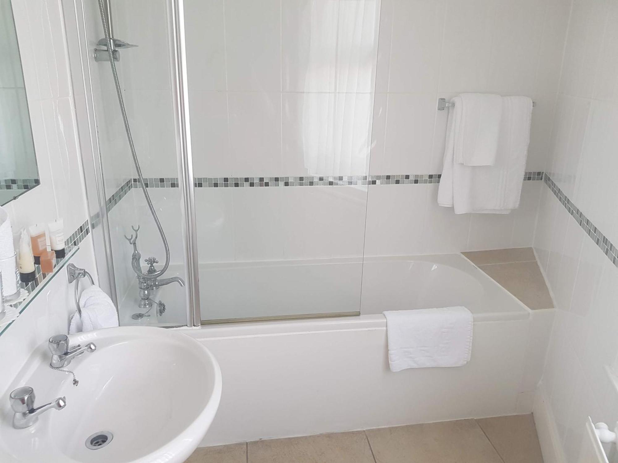 Standard Family Room,1556059126:JPEG