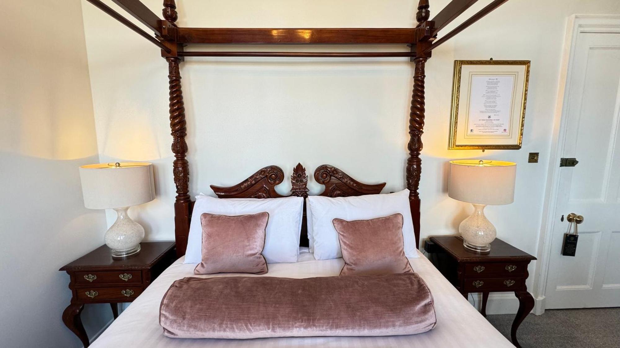 Deluxe Double Room with Sea View,1563281713:JPEG