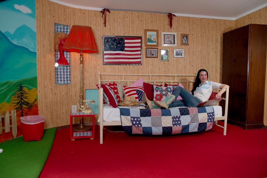 Double Room DollyWould