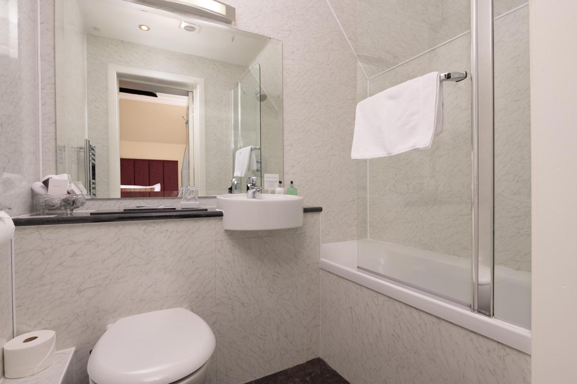 Deluxe Double or Twin Room,1566906029:JPEG