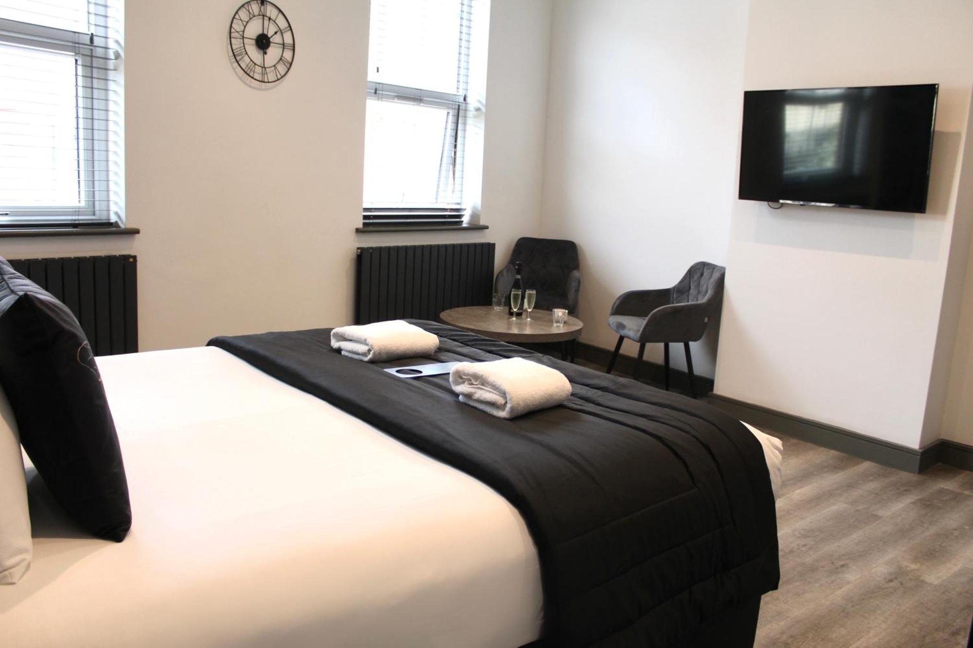 Deluxe King Suite