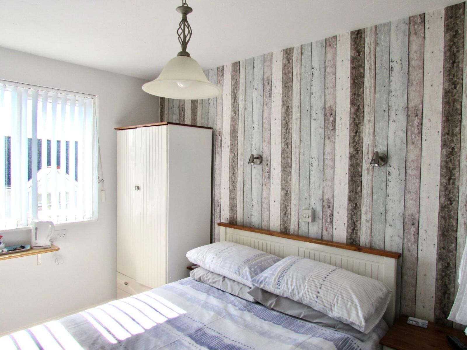 Single Room Private External Bathroom