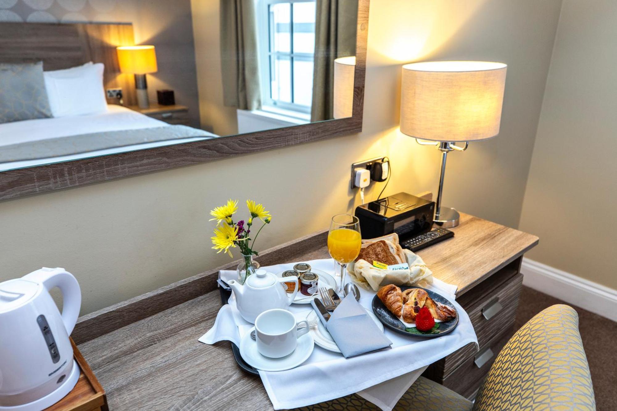 Family Room,1596034039:JPEG