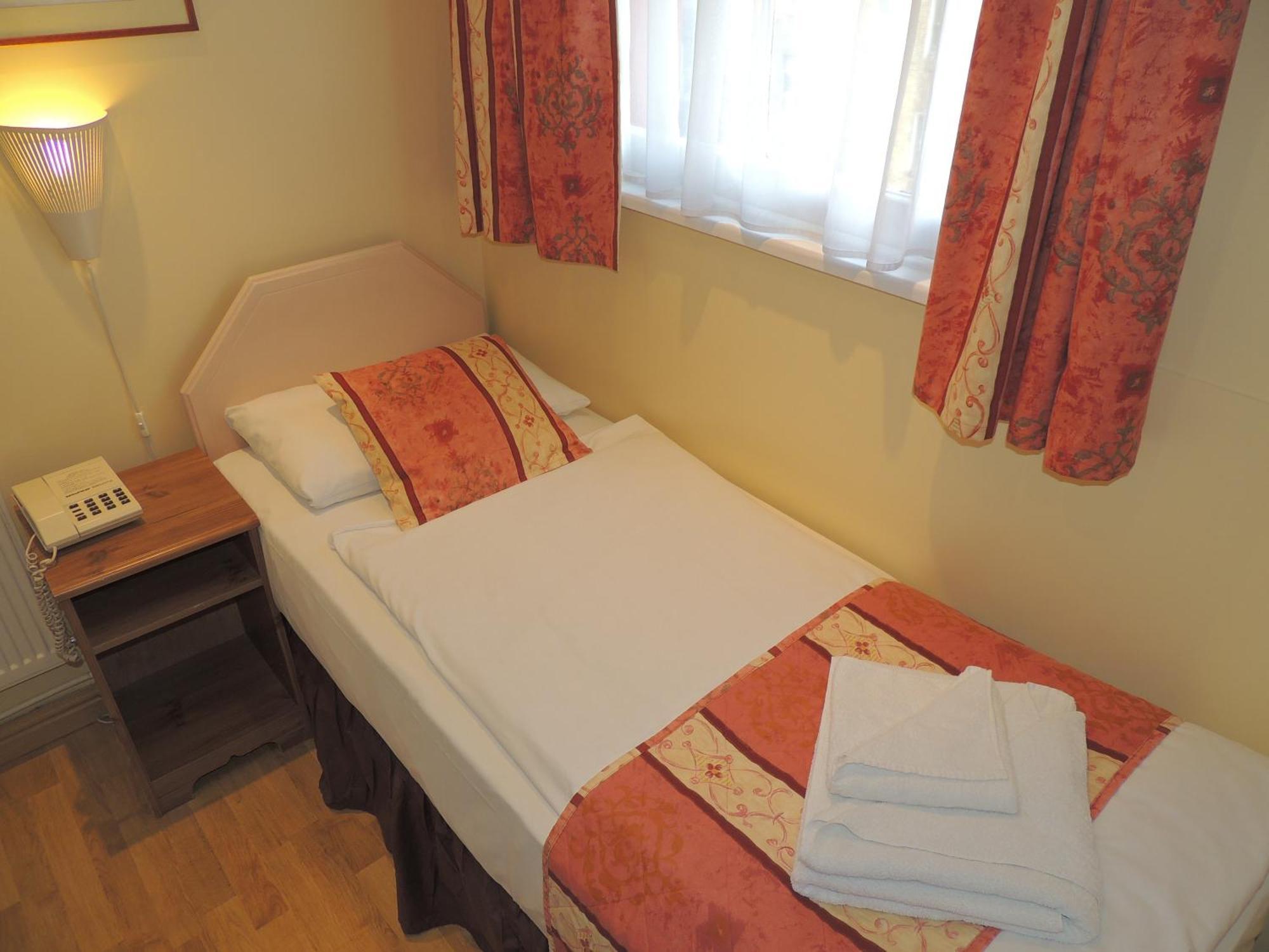 Economy Single Room