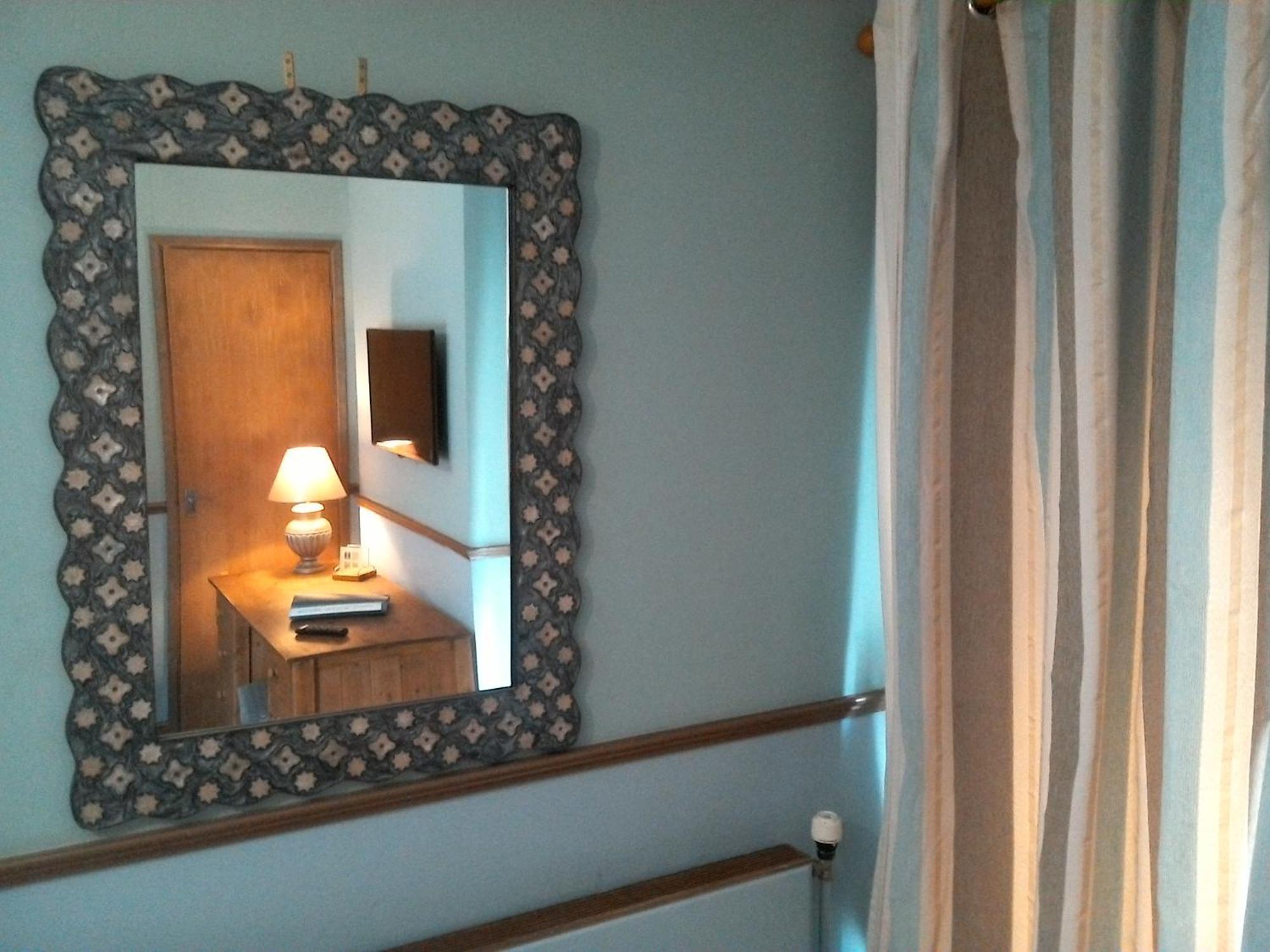 Twin Room Private Bathroom