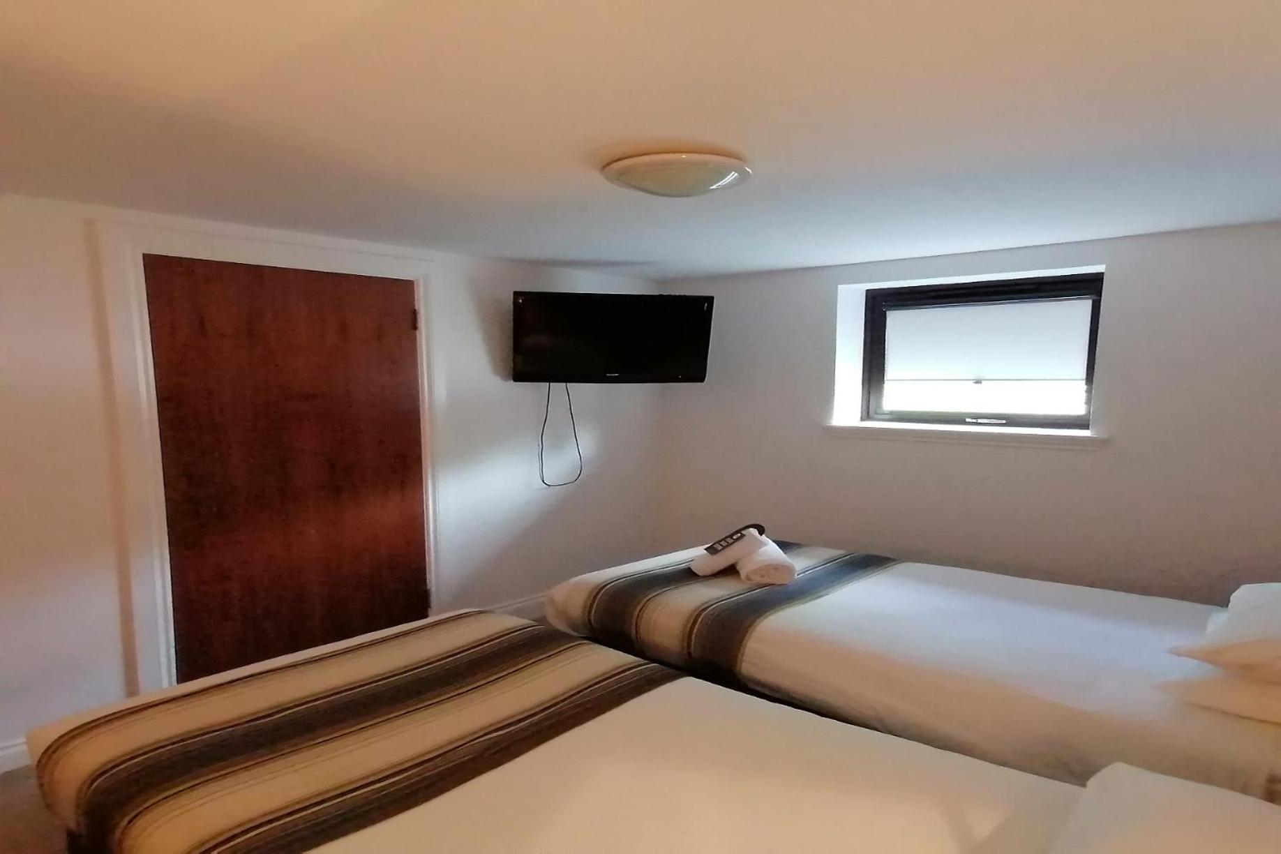 Twin Room Shower